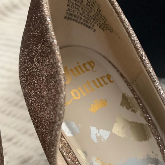 Like New... Juicy Couture Metallic Gold Shoes - Picture 4 of 5